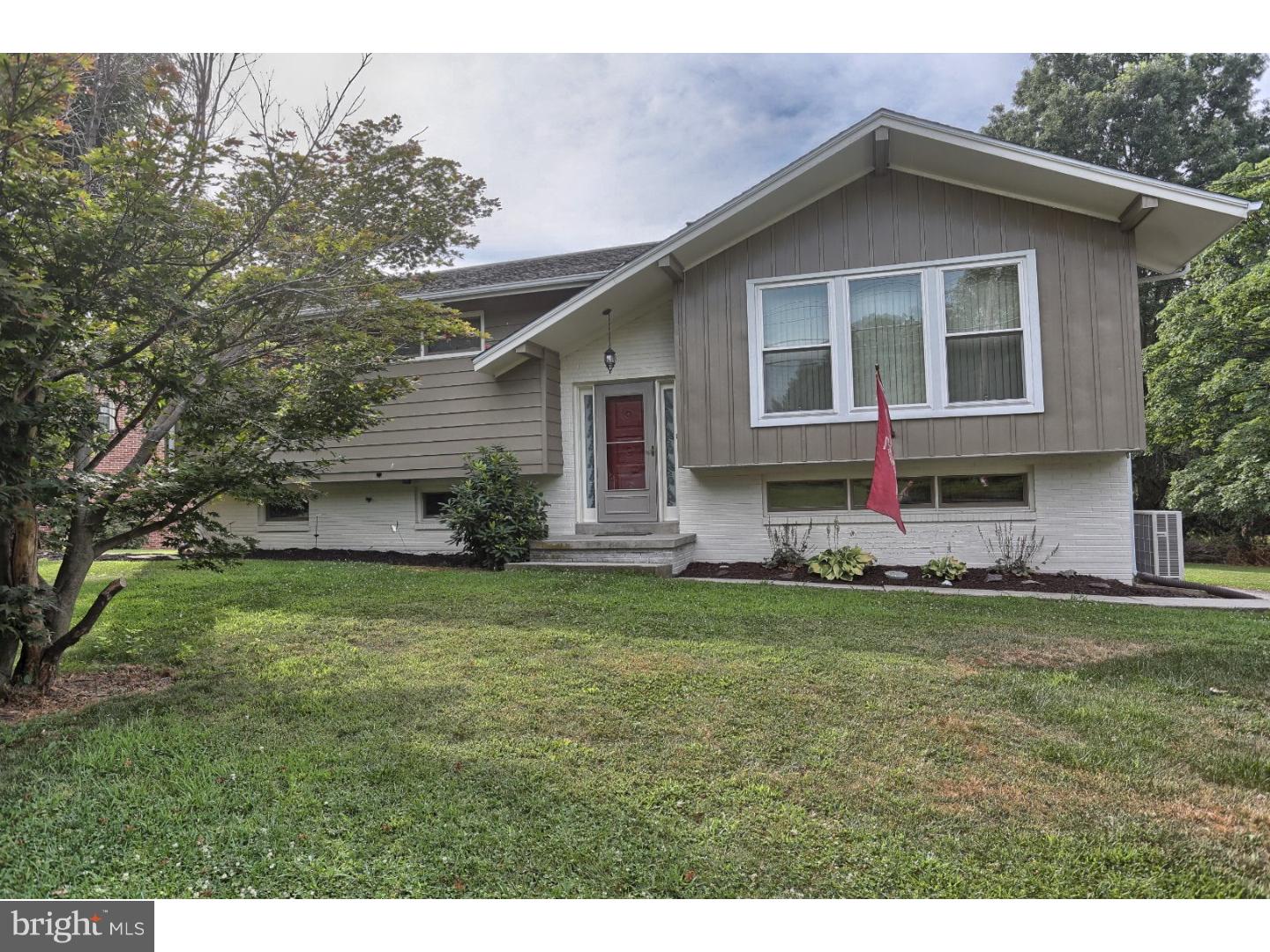 315 Hamaker Road Manheim, PA 17545 - Photo 22 of 25 Exterior Front