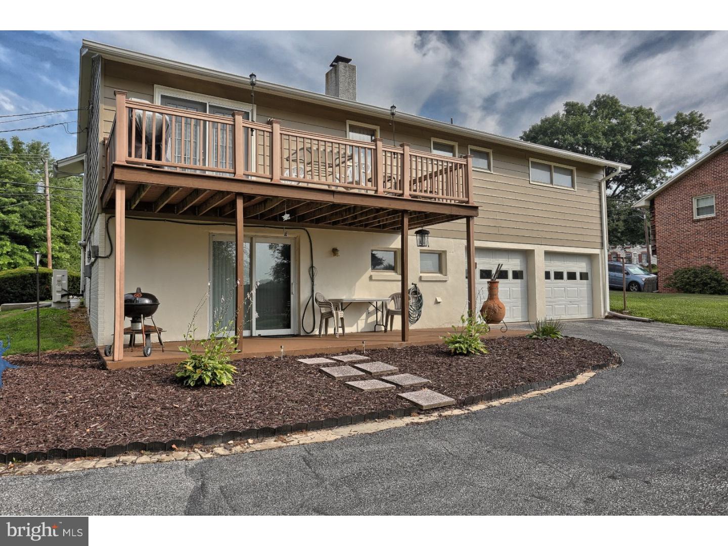 315 Hamaker Road Manheim, PA 17545 - Photo 23 of 25 Exterior Back