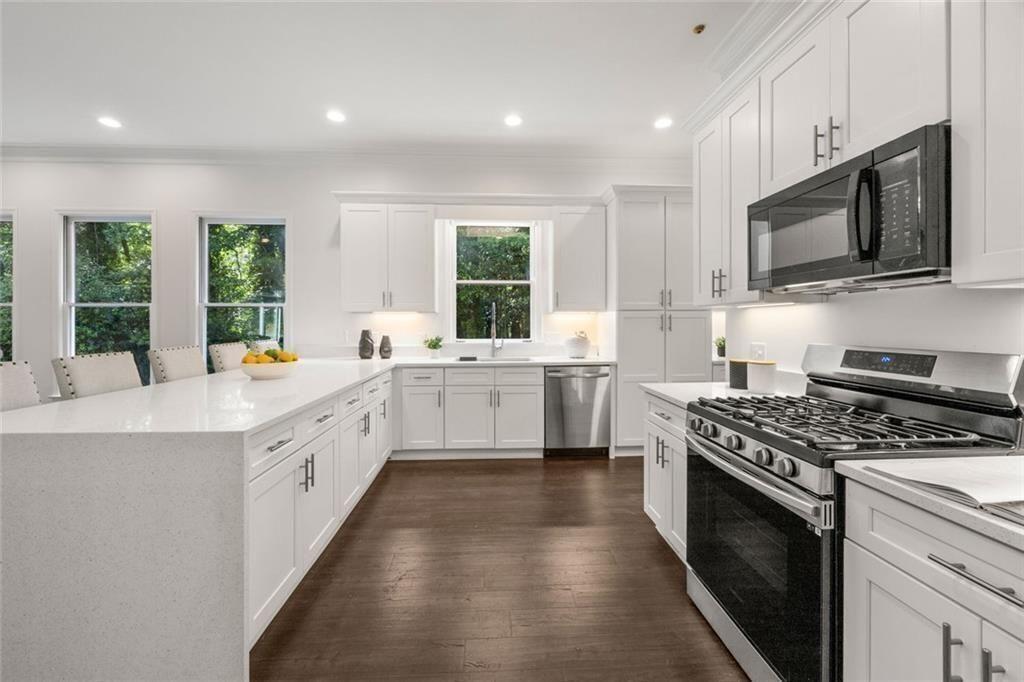 1260 Heards Ferry Road Northwest Sandy Springs, GA 30328 - Photo 25 of 73