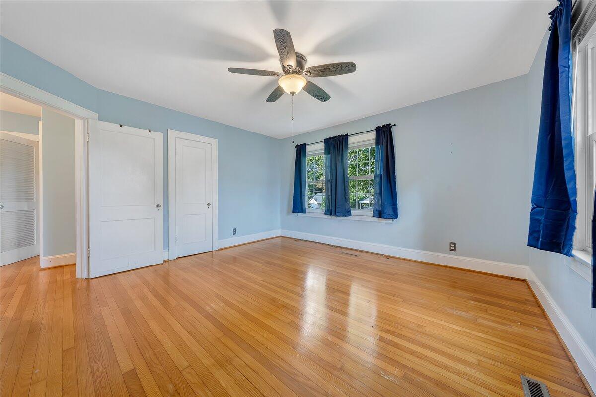 3214 Oakdale Road Southwest Roanoke, VA 24018 - Photo 13 of 27 13.Bedroom 1
