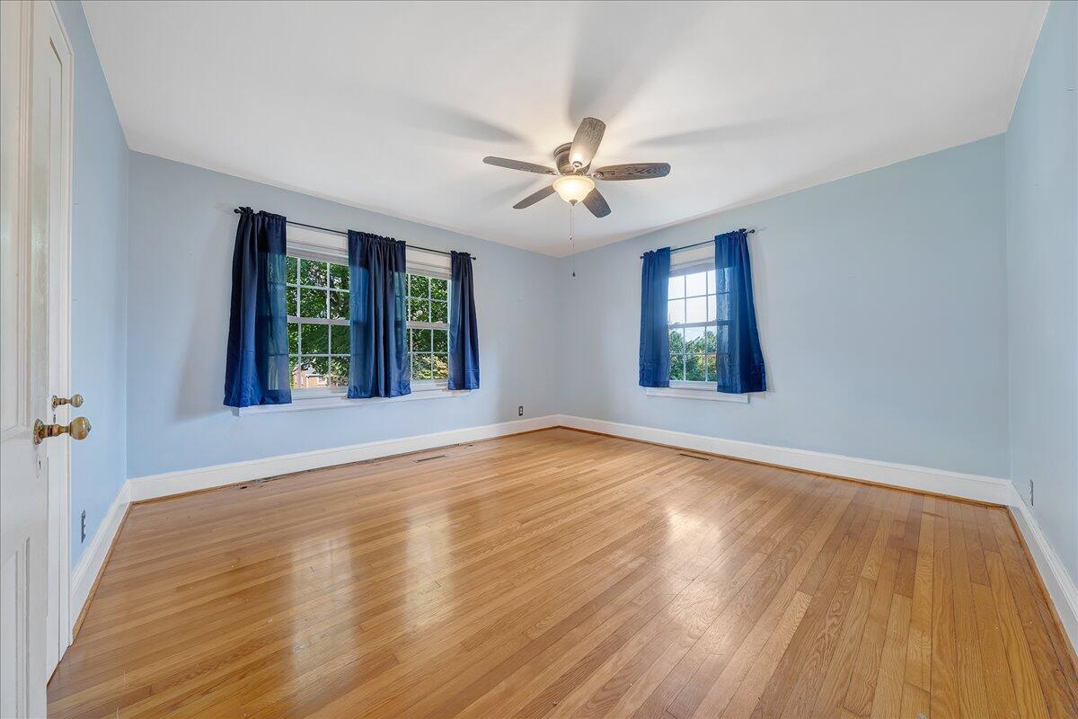 3214 Oakdale Road Southwest Roanoke, VA 24018 - Photo 14 of 27 14.Bedroom 1