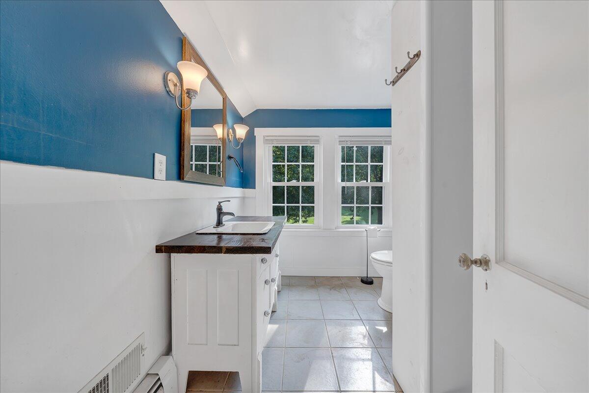 3214 Oakdale Road Southwest Roanoke, VA 24018 - Photo 20 of 27 20.Master Bath