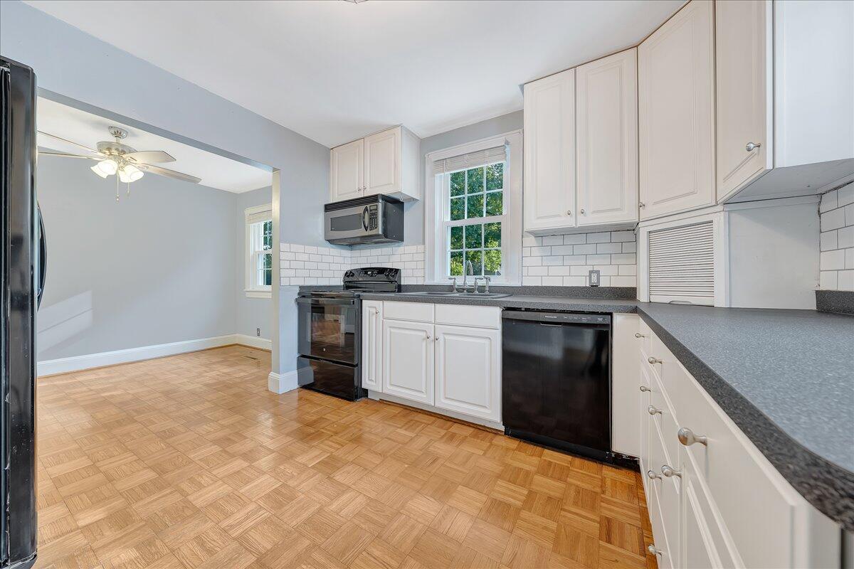 3214 Oakdale Road Southwest Roanoke, VA 24018 - Photo 8 of 27 08.Kitchen
