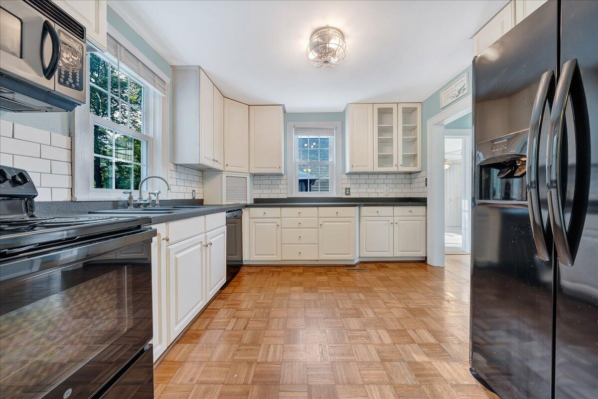 3214 Oakdale Road Southwest Roanoke, VA 24018 - Photo 10 of 27 10.Kitchen