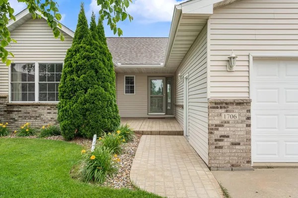 $309,900 | 1706 22nd Avenue Southwest, Austin, MN 55912