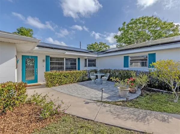 $395,000 | 1261 Lakeside Drive, Venice, FL 34293