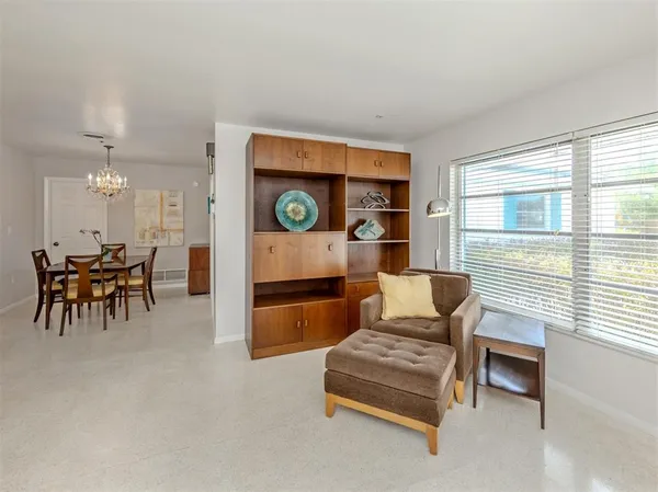 $395,000 | 1261 Lakeside Drive, Venice, FL 34293