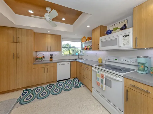 $395,000 | 1261 Lakeside Drive, Venice, FL 34293