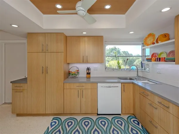 $395,000 | 1261 Lakeside Drive, Venice, FL 34293