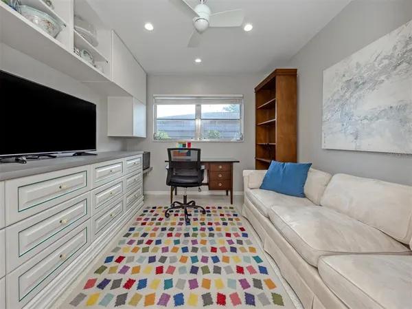 $395,000 | 1261 Lakeside Drive, Venice, FL 34293