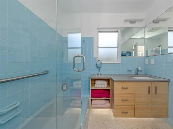 $395,000 | 1261 Lakeside Drive, Venice, FL 34293