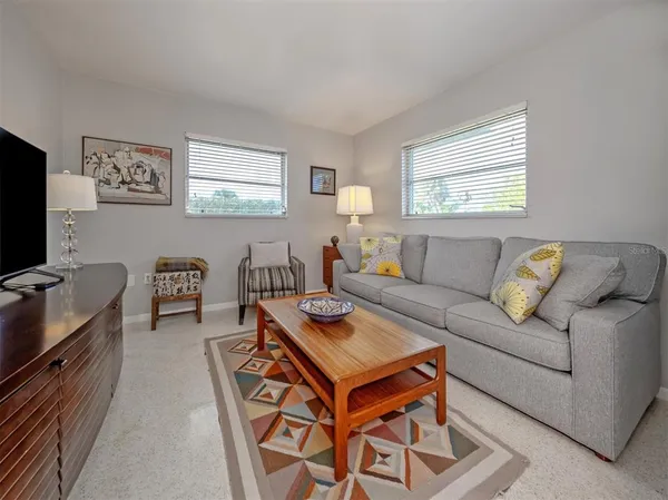 $395,000 | 1261 Lakeside Drive, Venice, FL 34293