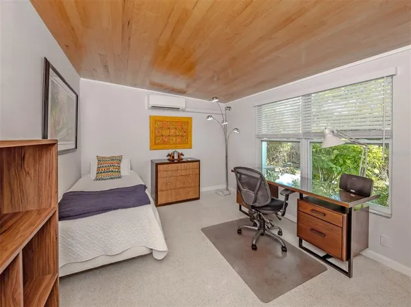 $395,000 | 1261 Lakeside Drive, Venice, FL 34293