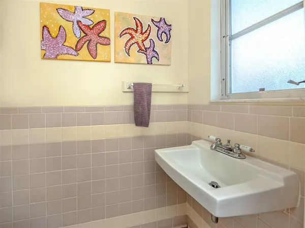 $395,000 | 1261 Lakeside Drive, Venice, FL 34293