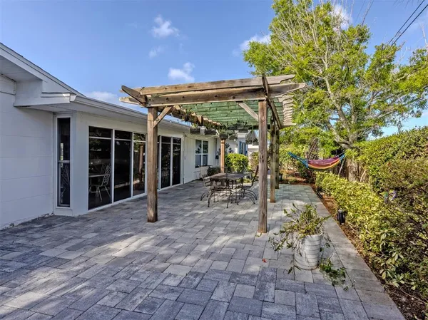$395,000 | 1261 Lakeside Drive, Venice, FL 34293