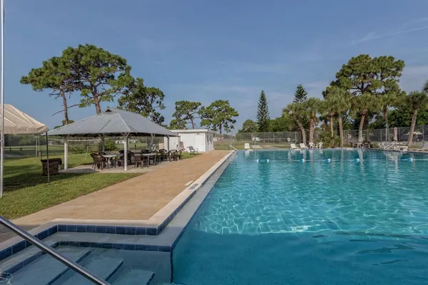 $395,000 | 1261 Lakeside Drive, Venice, FL 34293