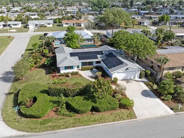 $395,000 | 1261 Lakeside Drive, Venice, FL 34293
