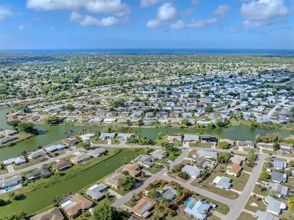 $395,000 | 1261 Lakeside Drive, Venice, FL 34293