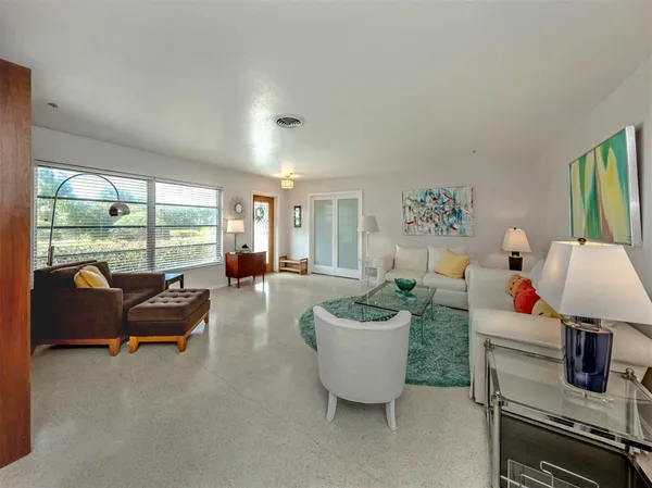 $395,000 | 1261 Lakeside Drive, Venice, FL 34293