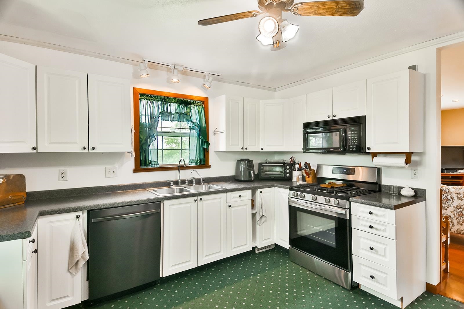 13151 North Pecatonica Road Durand, IL 61024 - Photo 28 of 53 Gallery Image 28