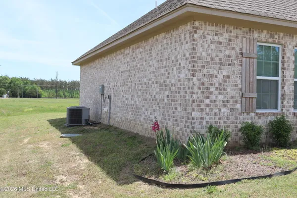 $315,900 | 250 Liberty Loop, Grenada, MS 38901