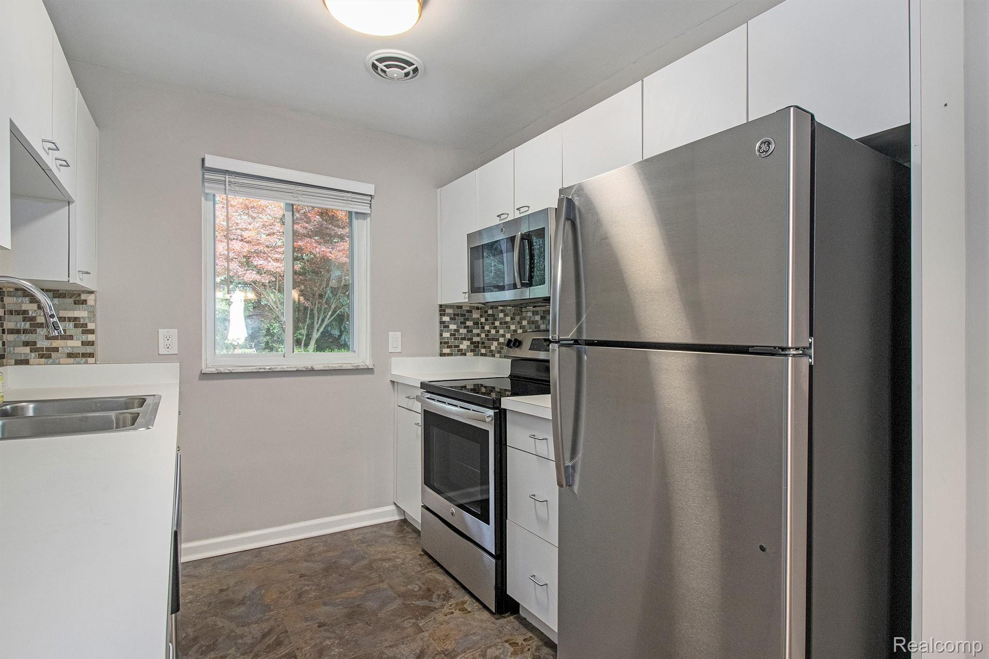 475 South Adams Road, Unit 7 Birmingham, MI 48009 - Photo 10 of 25 Kitchen