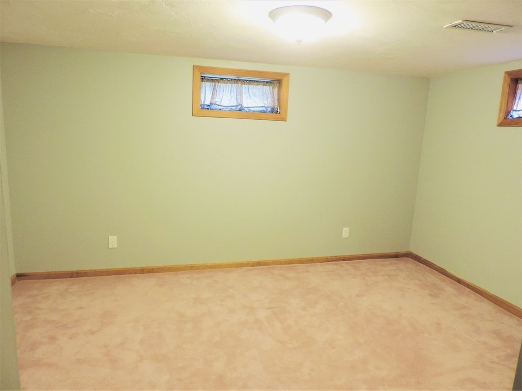 545 Wareham Road Plymouth, MA 02360 - Photo 16 of 29 Gallery Image 16