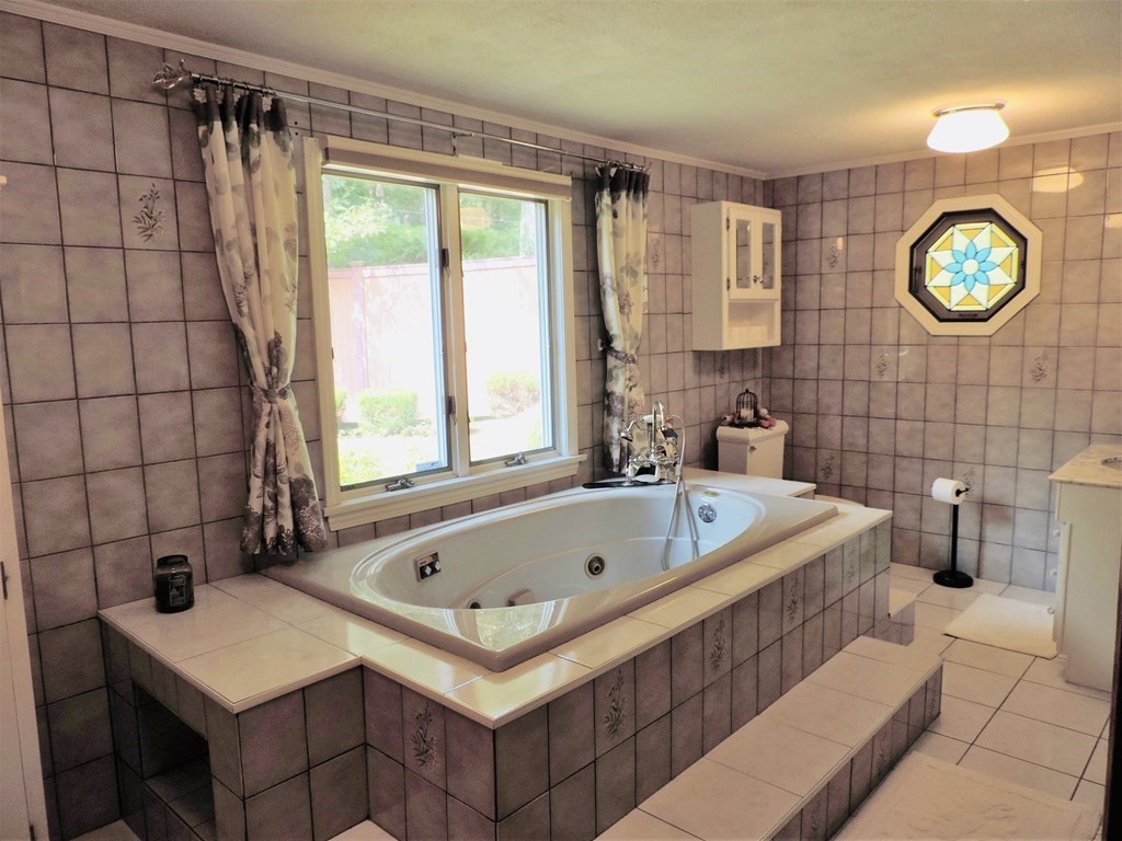 545 Wareham Road Plymouth, MA 02360 - Photo 10 of 29 Gallery Image 10