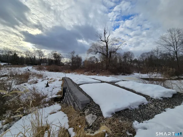 $370,000 | 95 Obtuse Road South, Brookfield, CT 06804