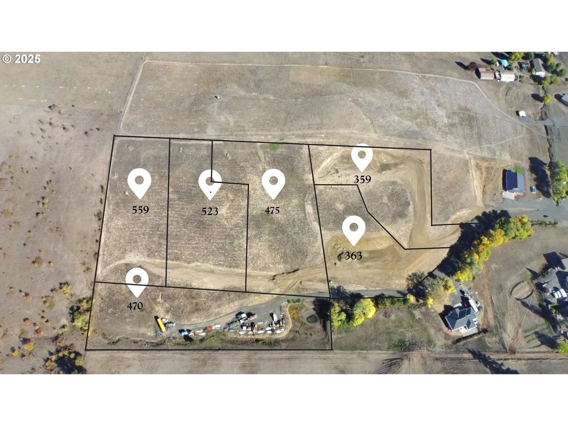 359 Ladybug Lane Roseburg, OR 97470 - Photo 1 of 13 a bathroom with a sink and a mirror