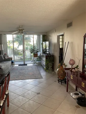 $299,999 | 2731 Northeast 14th Street Causeway, Unit 307, Pompano Beach, FL 33062
