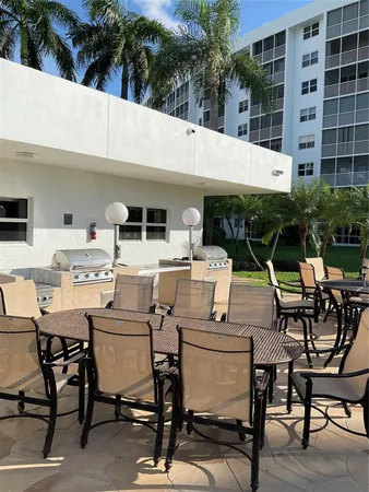 $299,999 | 2731 Northeast 14th Street Causeway, Unit 307, Pompano Beach, FL 33062