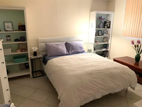 $299,999 | 2731 Northeast 14th Street Causeway, Unit 307, Pompano Beach, FL 33062