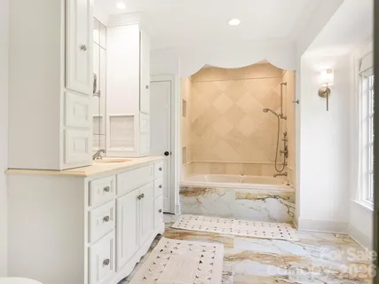 $2,290,000 | 2738 Beverwyck Road, Charlotte, NC 28211