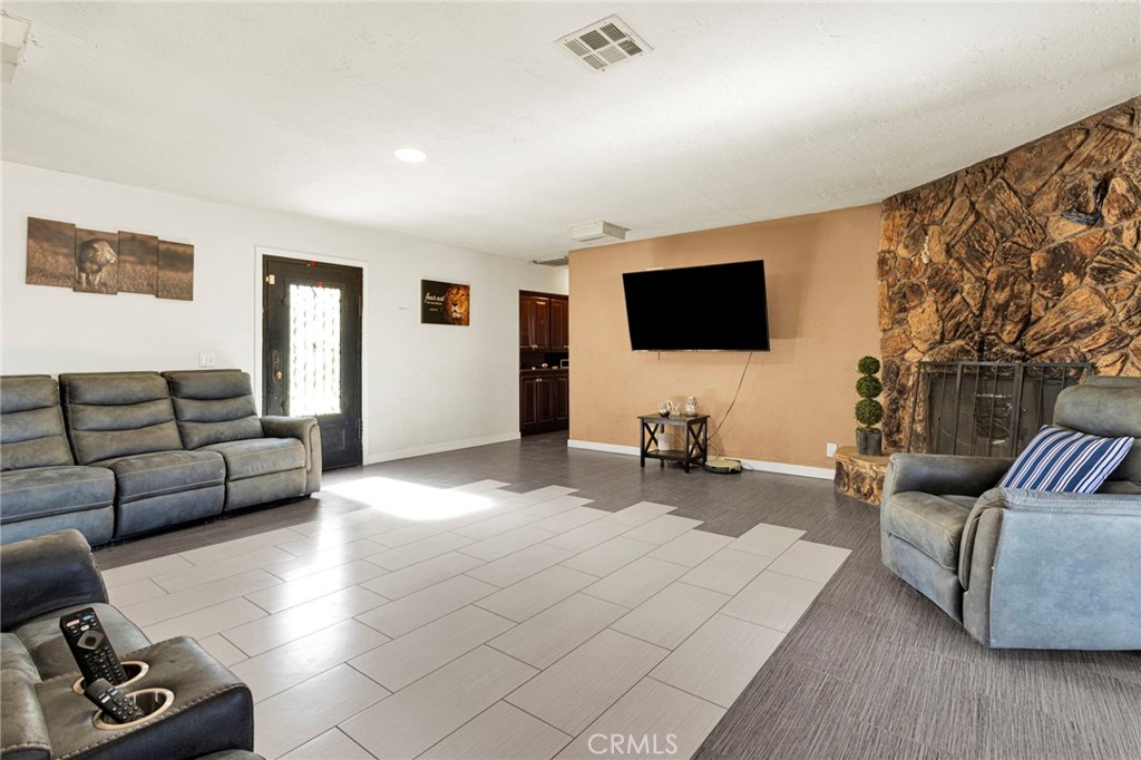 10080 Deep Creek Road Apple Valley, CA 92308 - Photo 22 of 55