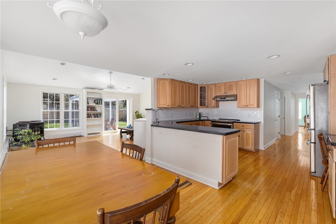185 New Meadow Road Barrington, RI 02806 - Photo 3 of 38 Gallery Image 3
