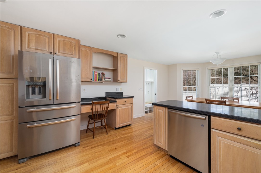 185 New Meadow Road Barrington, RI 02806 - Photo 4 of 38 Gallery Image 4