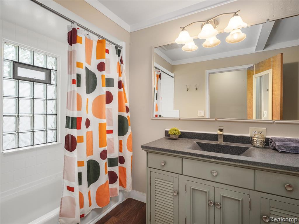 2330 Wiltshire Road Berkley, MI 48072 - Photo 10 of 21