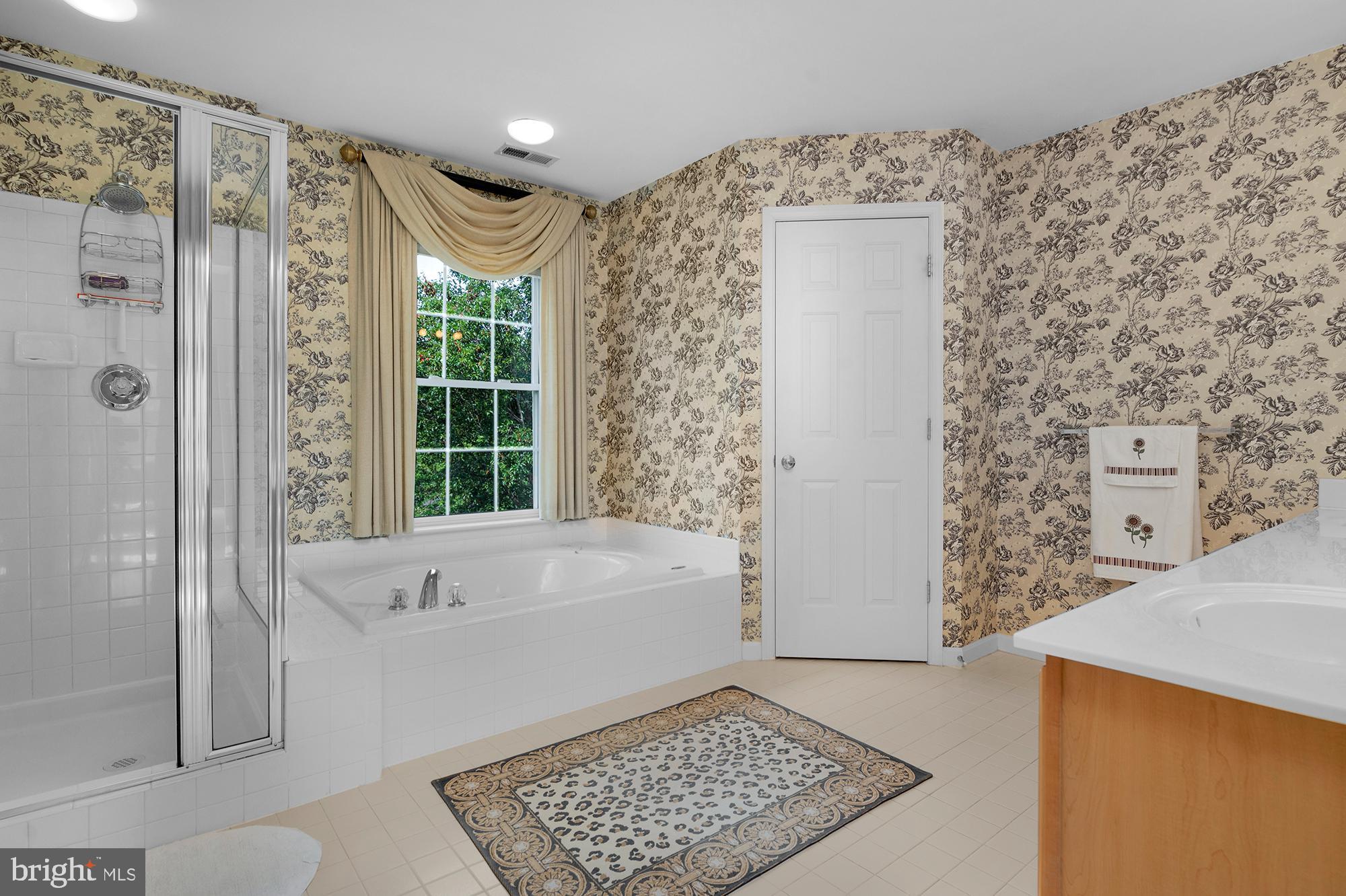 8227 Selwin Court Rosedale, MD 21237 - Photo 21 of 42 Primary Bathroom