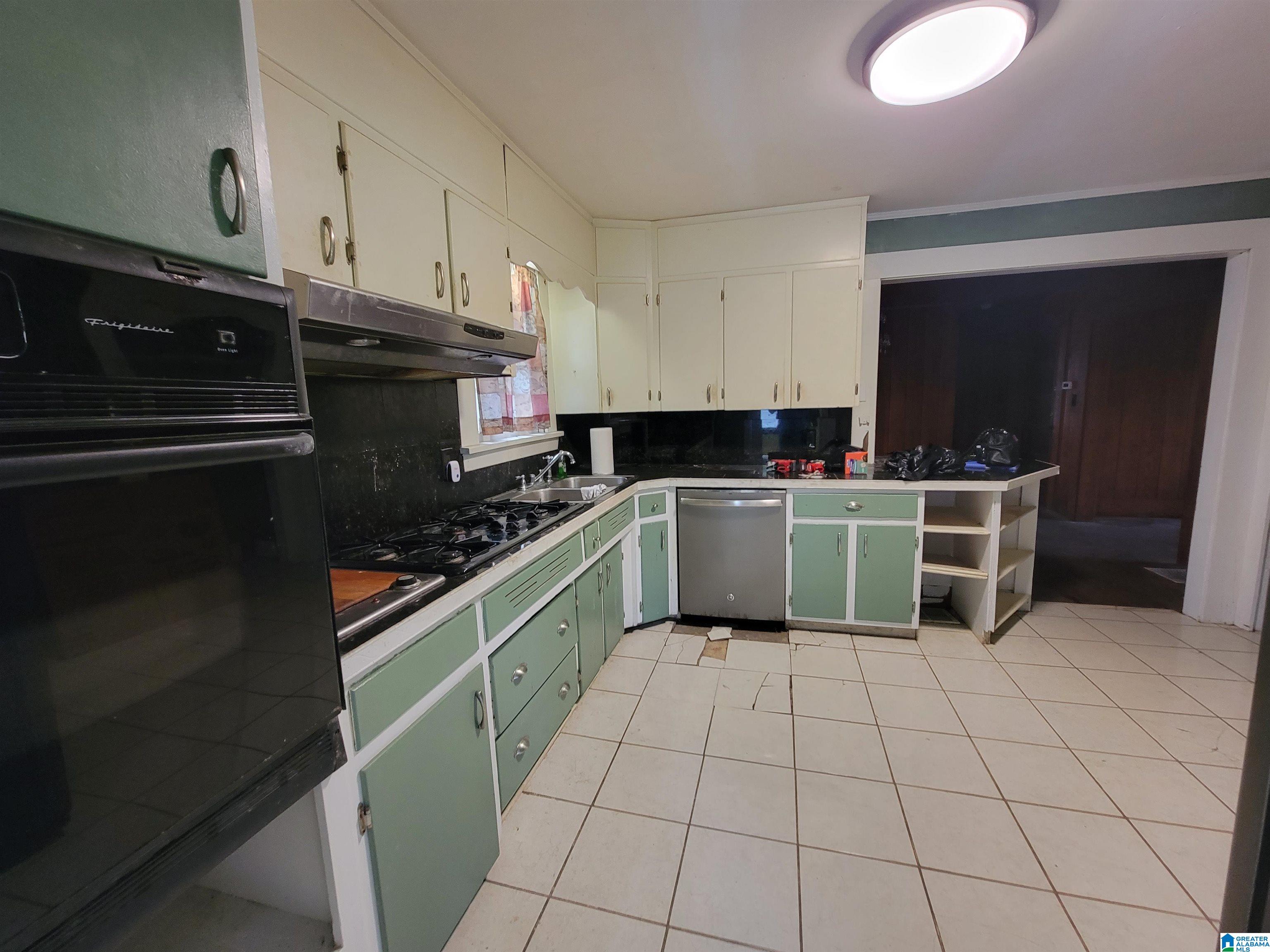1321 Tomahawk Road Birmingham, AL 35214 - Photo 3 of 27
