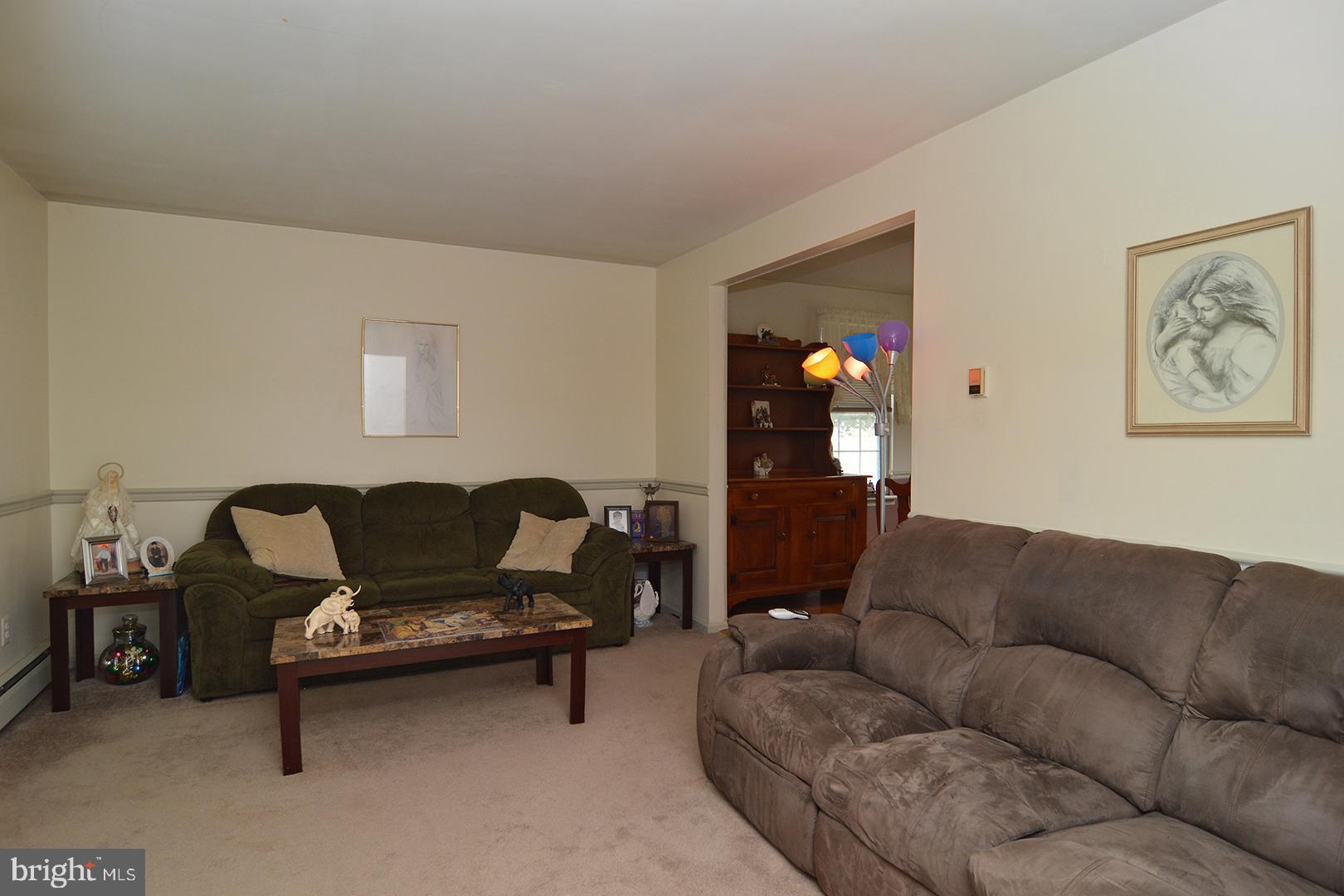 4971 Painted Sky Road Reading, PA 19606 - Photo 5 of 30 Living Room