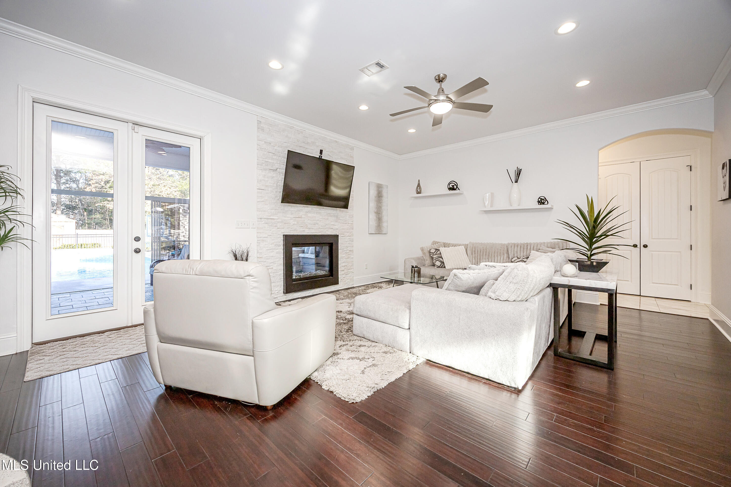 3619 Perryman Road Ocean Springs, MS 39564 - Photo 16 of 48 IMG_2902