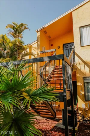 $1,025 | 2835 Winkler Avenue, Unit 216, Fort Myers, FL 33916