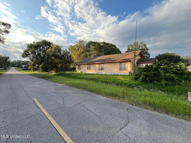 $52,900 | 107 Cypress Street, Richton, MS 39476