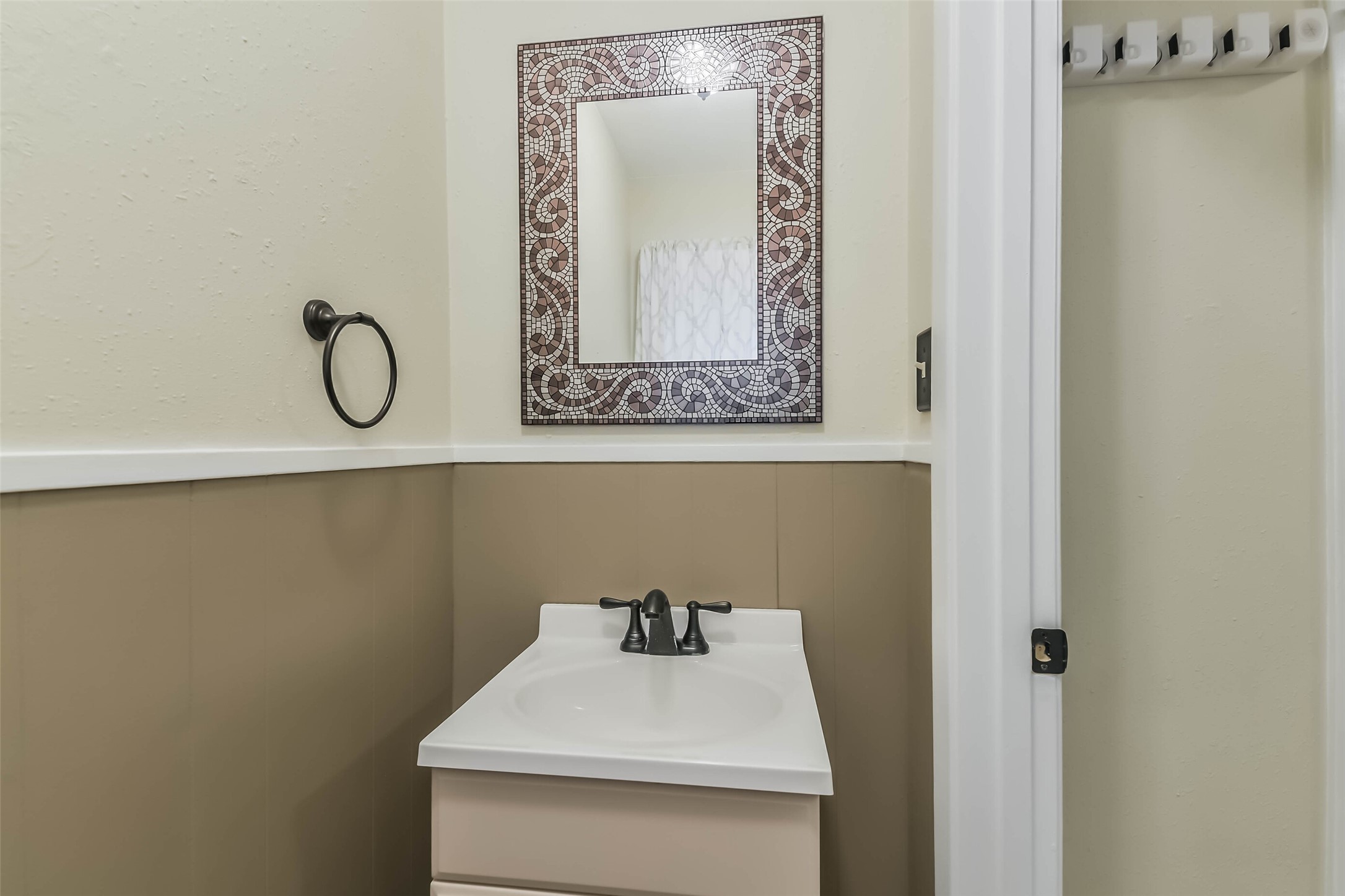 1210 Timber Lane Rosenberg, TX 77471 - Photo 21 of 48 a bathroom with a sink mirror and vanity
