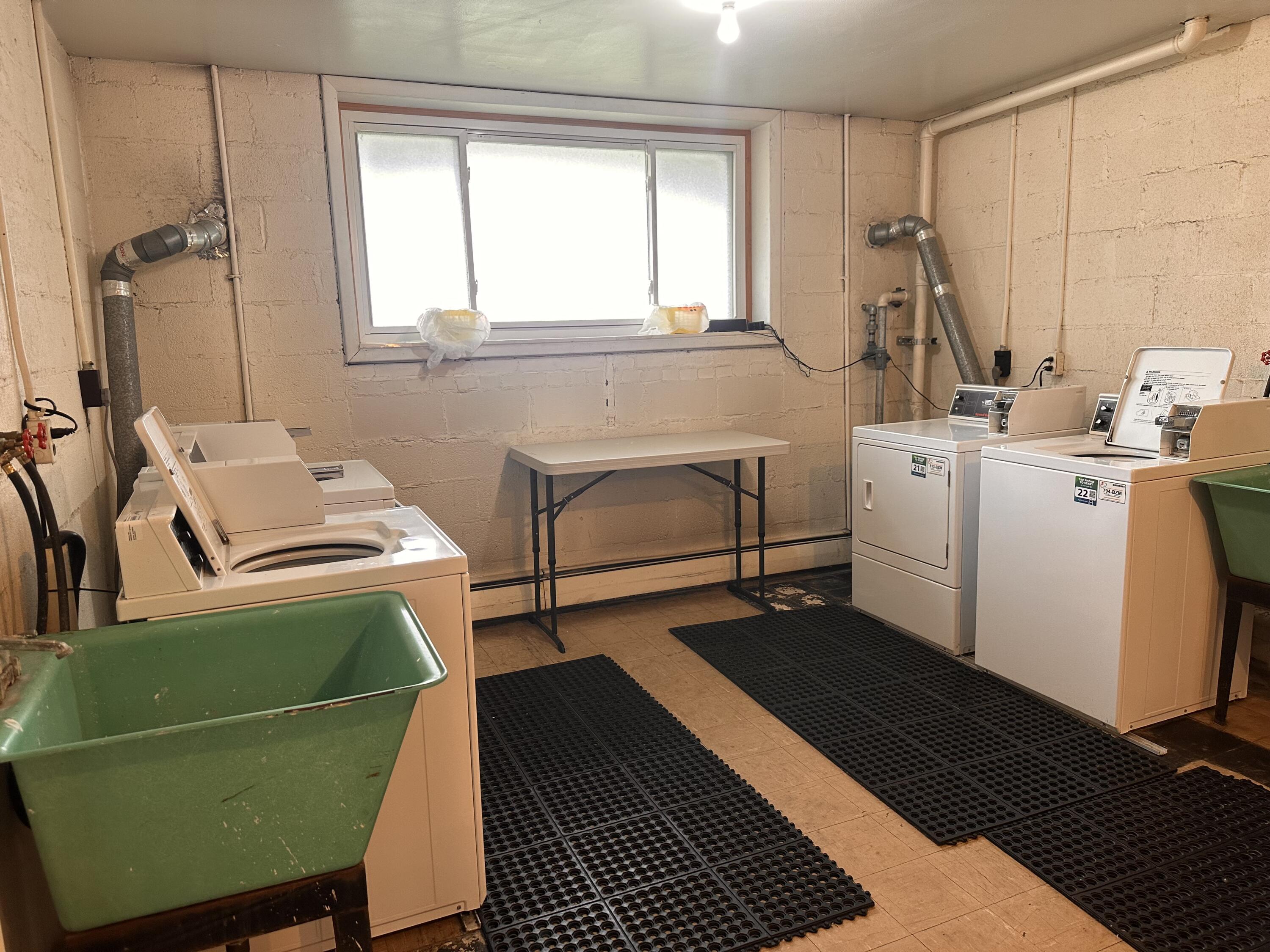 4921 North Crooks Road, Unit N10 Royal Oak, MI 48073 - Photo 18 of 24 LAUNDRY