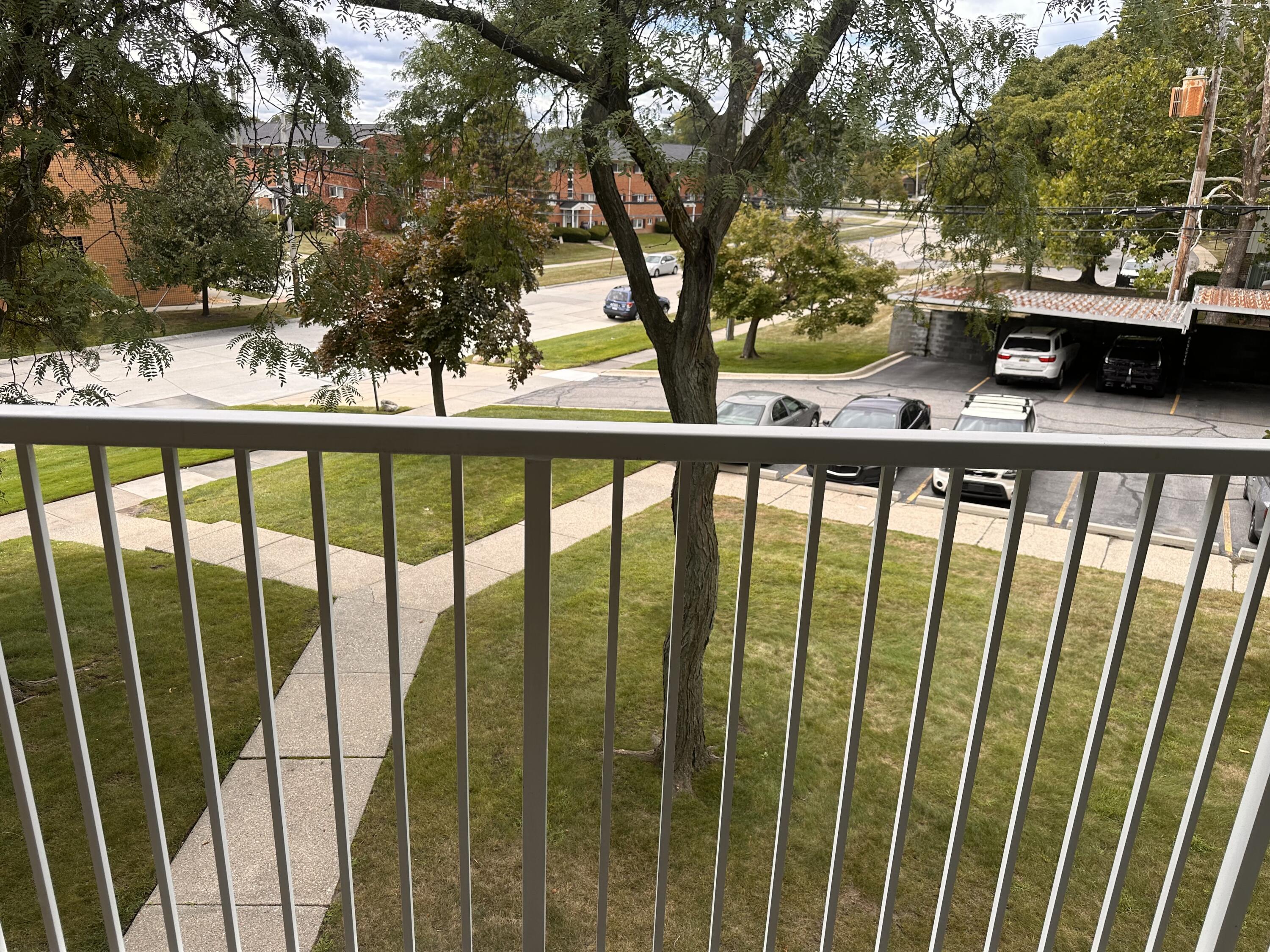 4921 North Crooks Road, Unit N10 Royal Oak, MI 48073 - Photo 2 of 24 IMG_8271