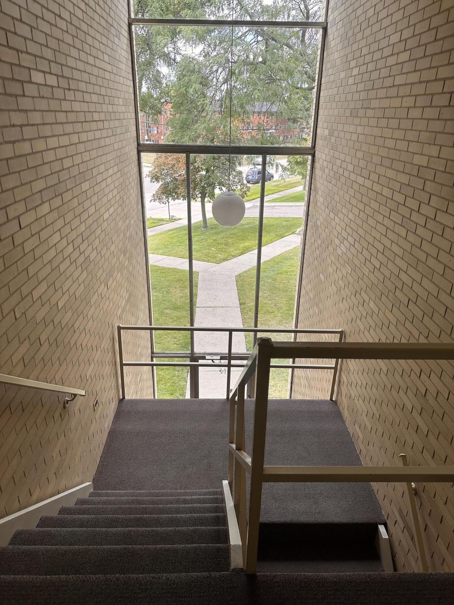 4921 North Crooks Road, Unit N10 Royal Oak, MI 48073 - Photo 3 of 24 IMG_8275