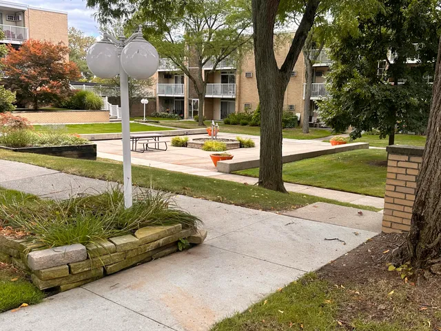 $100,000 | 4921 North Crooks Road, Unit N10, Royal Oak, MI 48073