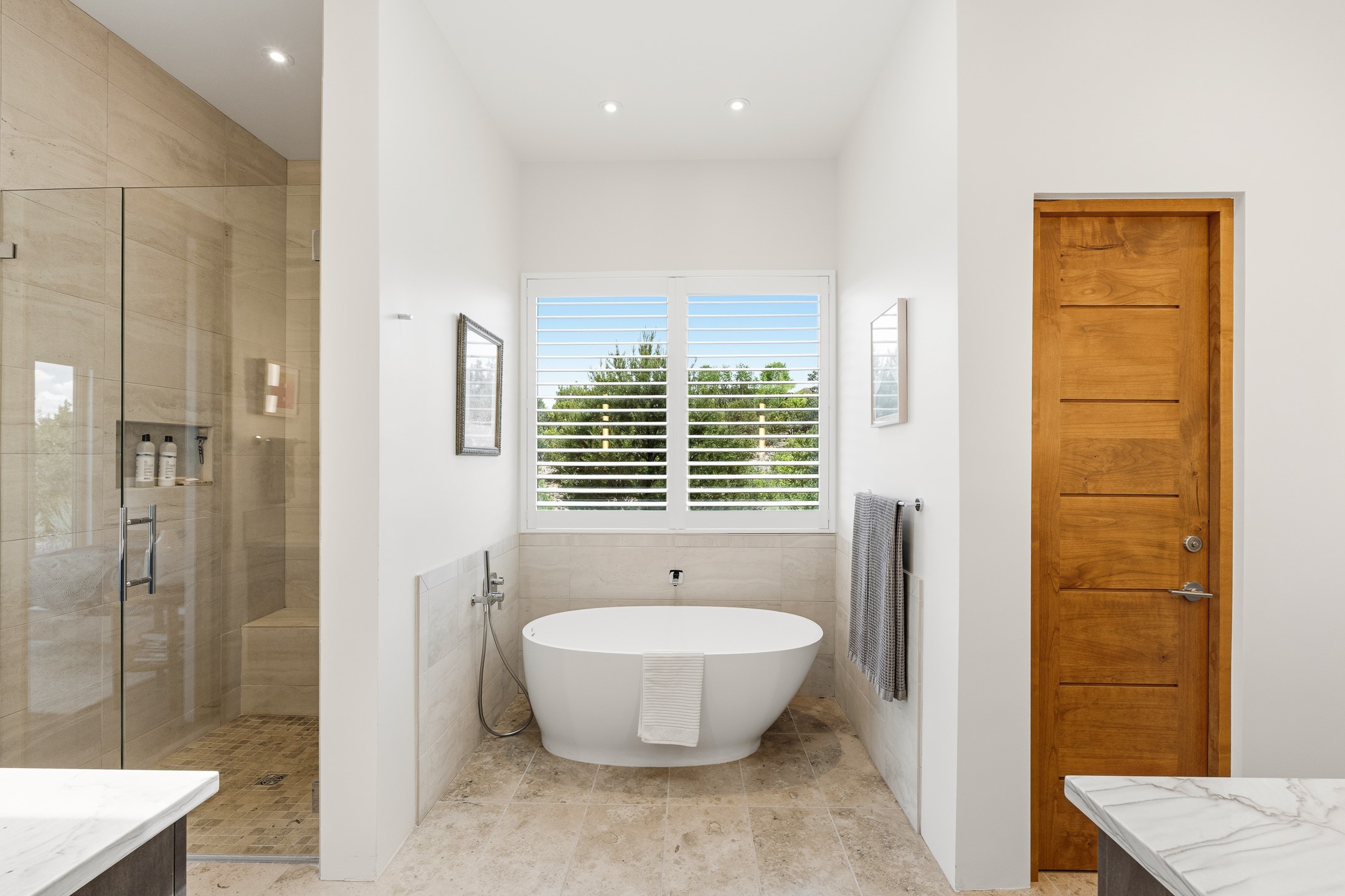 31 Sundance Ridge Circle Santa Fe, NM 87506 - Photo 36 of 57 Beautiful Soaking Tub and Walk in Shower